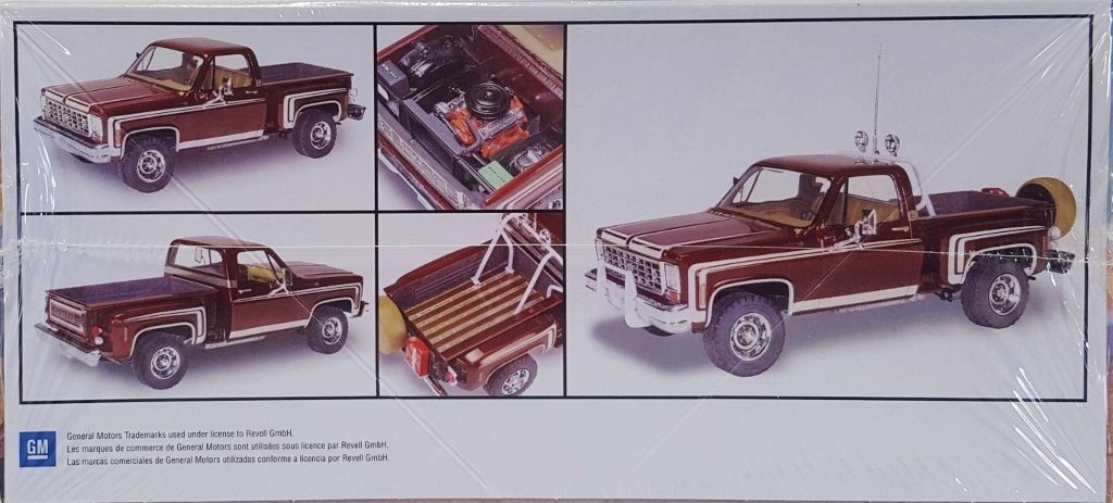 Revell '76 Chevy Sport Stepside Pickup 4x4 Plastic Model Kit