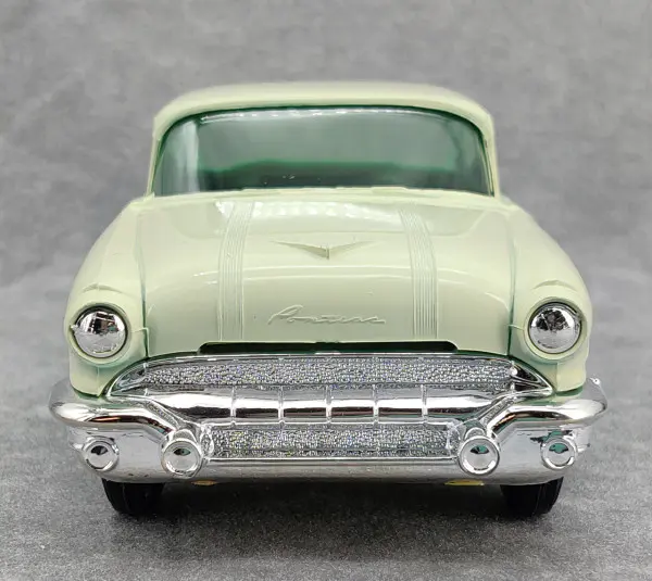 JOHAN 1/25 promotion model 1956 PONTIAC shops 4 DOOR H / T