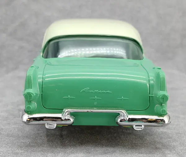 JOHAN top 1/25 promotion model 1956 PONTIAC 4 DOOR H / T